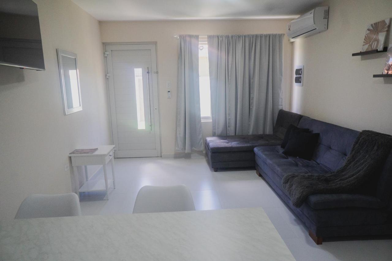 Pavia'S Centerpoint Oasis Apartment Oranjestad Ngoại thất bức ảnh
